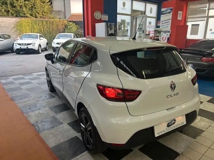 RENAULT CLIO "COSTUME NATIONAL" 1.2 BENZINA - NEOPATENTATI - UNICO PROPRIETARIO - GARANZIA