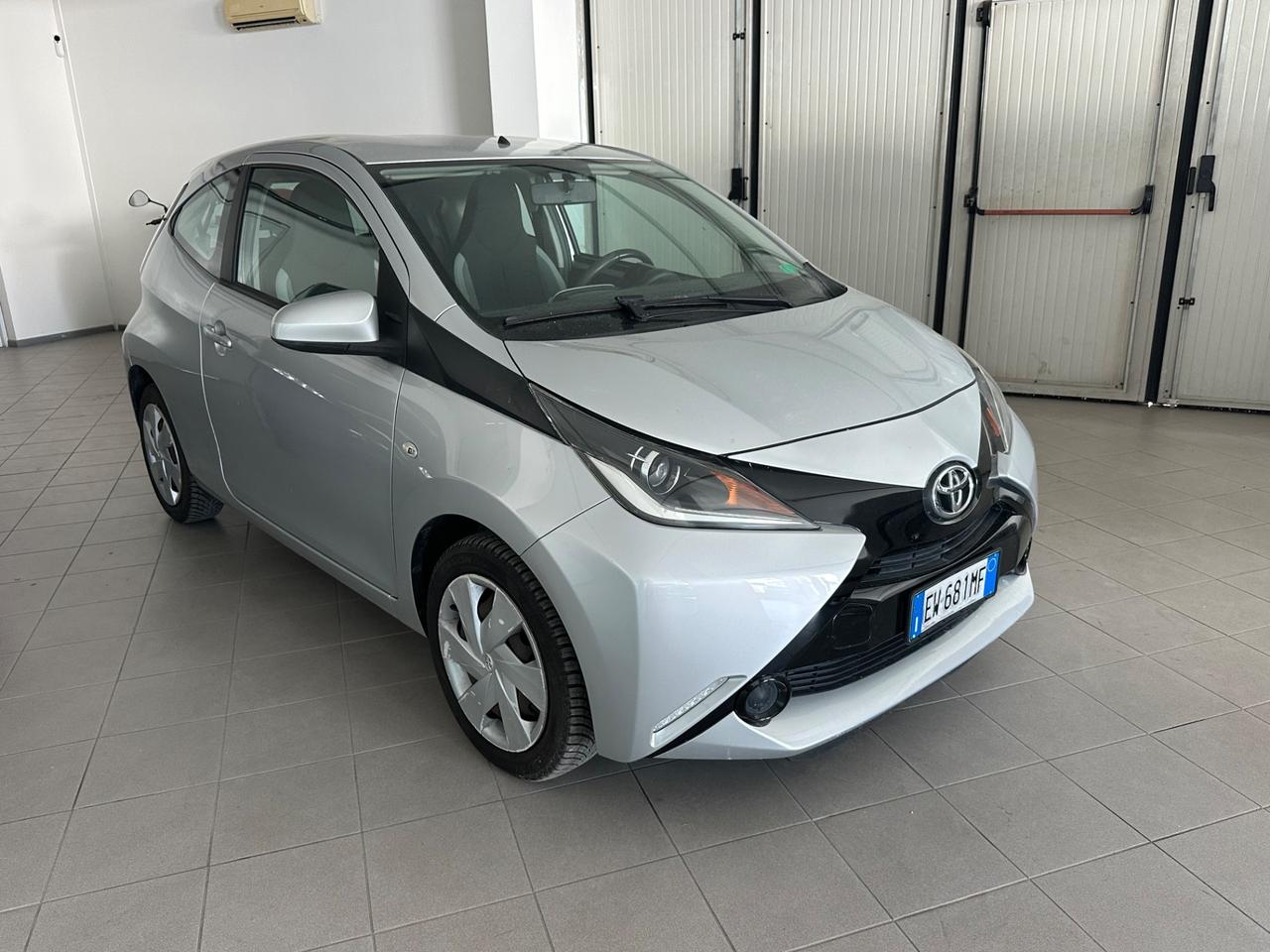 Toyota Aygo 1.0 VVT-i 69 CV 3 porte x-cool