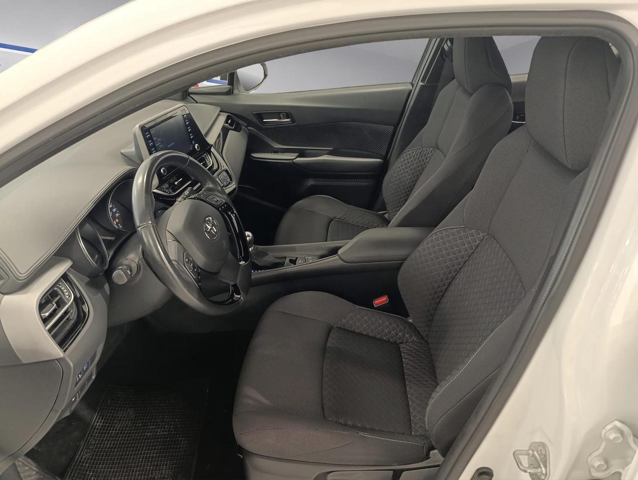 Toyota C-HR 1.8h Active e-cvt