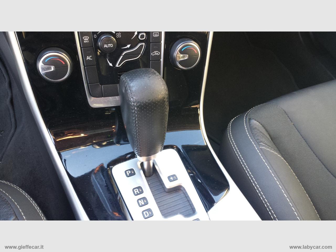 VOLVO V60 D3 Geartronic R-design