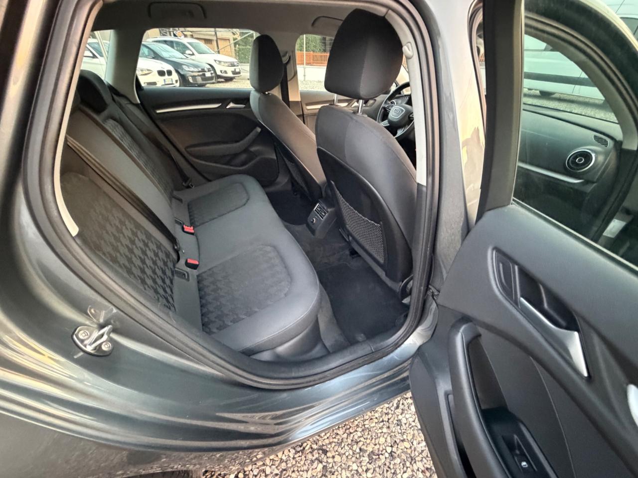 Audi A3 SPB 1.6 TDI clean diesel Attraction