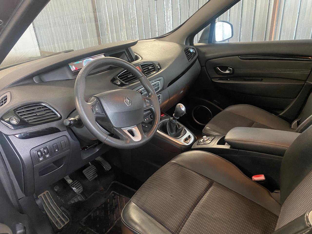 Renault Scenic XMOD 1.5 dCi 110CV Dynamique