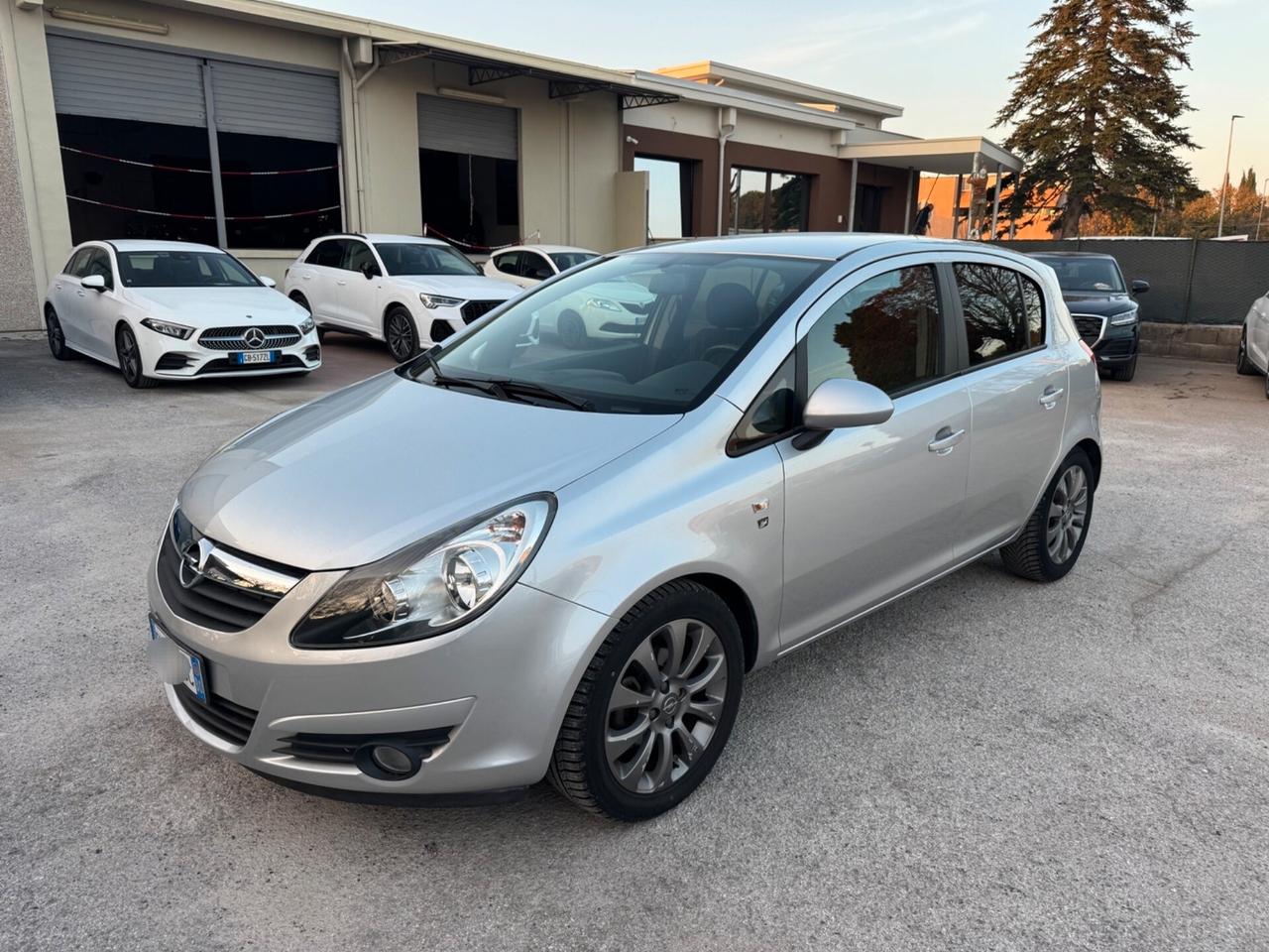 Opel Corsa 1.2 5 porte Cosmo