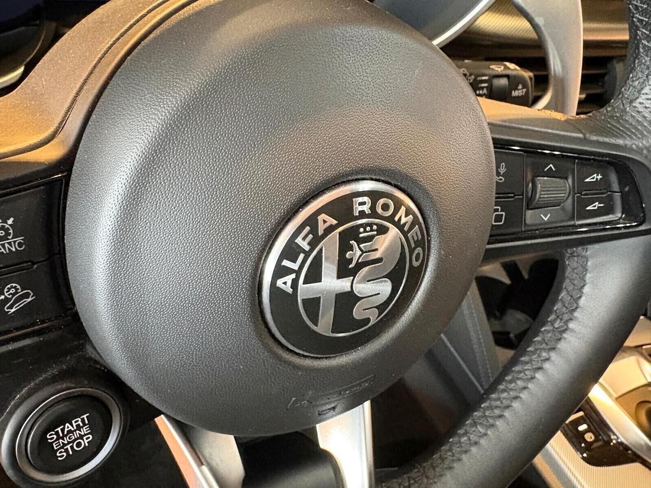 Alfa Romeo Stelvio VELOCE 2.2 Turbodiesel AT8 Q4 SPOTICAR