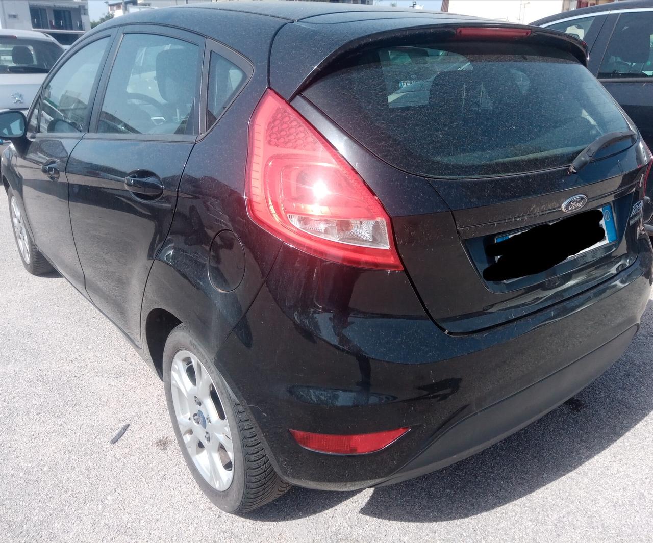 Ford Fiesta 1.4 TDCi 70CV 5 porte Titanium