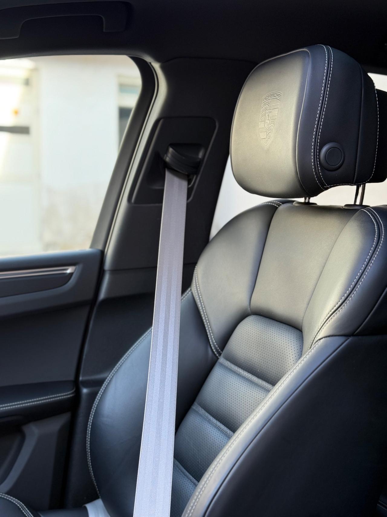 Porsche Macan 2.0 T - TETTO - SCARICHI - GESSO