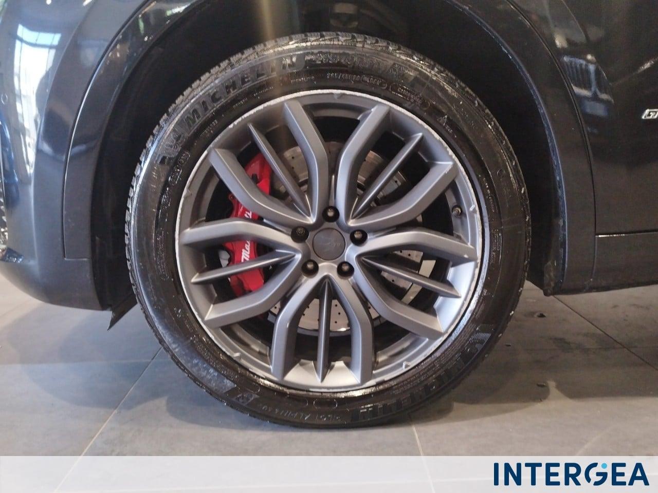 MASERATI Levante 3.0 V6 Gransport 250cv auto