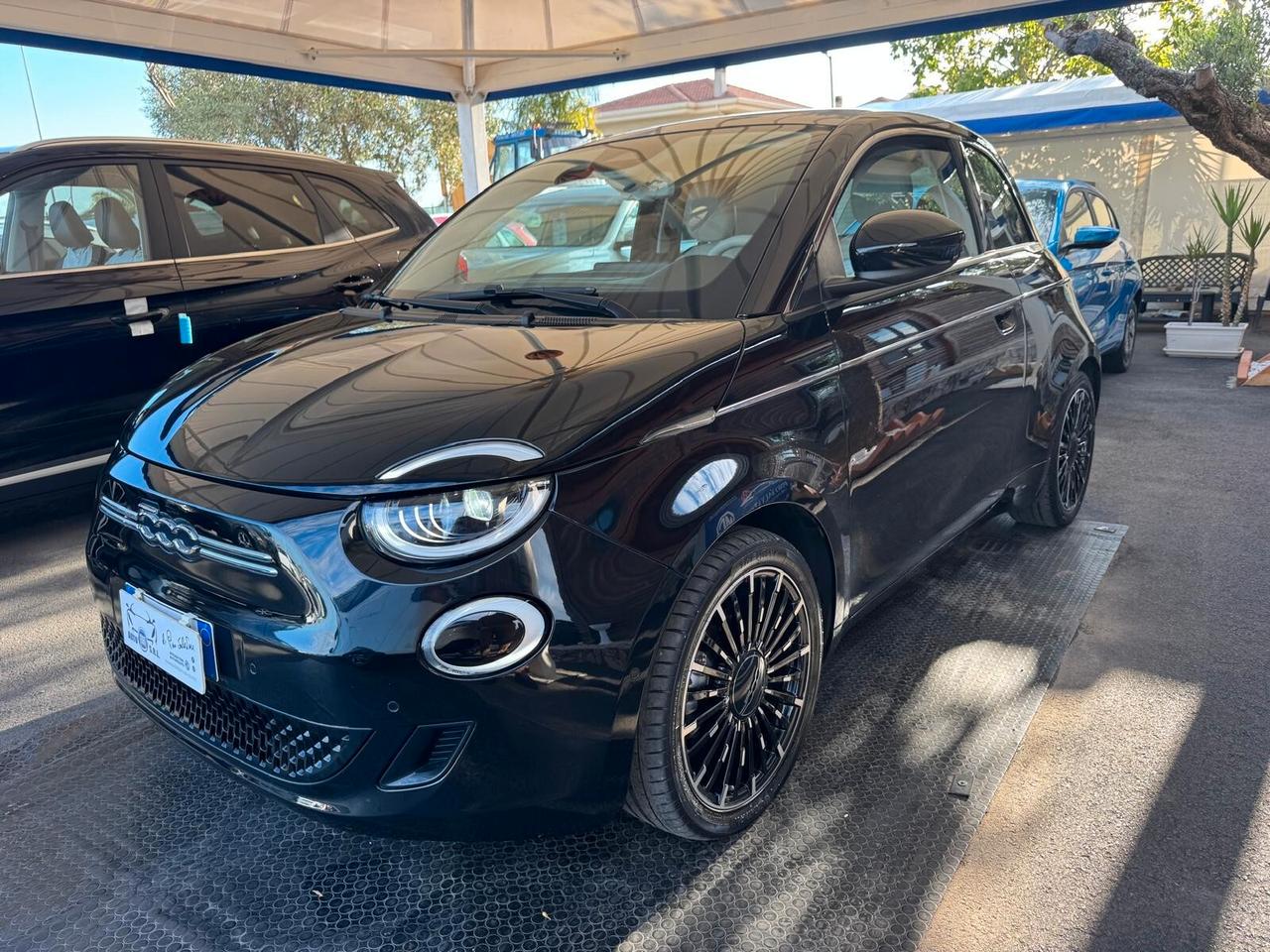 Fiat 500 500e Berlina 42 kWh La Prima