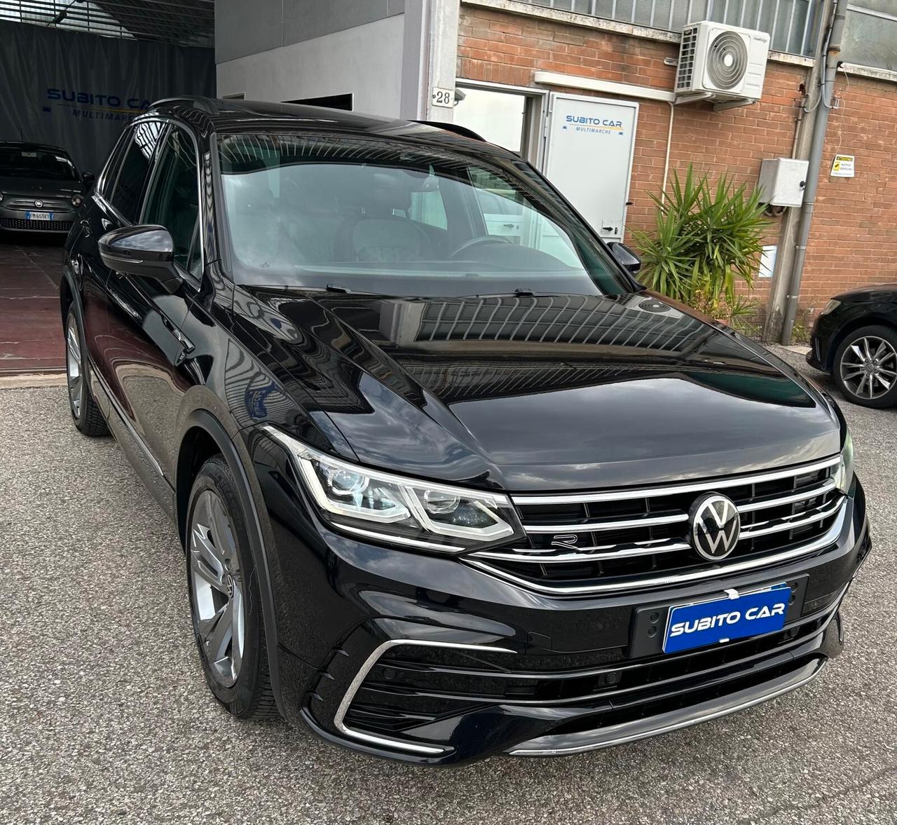 Volkswagen Tiguan 2.0 TDI DSG 4MOTION R-LINE TETTO PANORAMICO ED APRIBILE