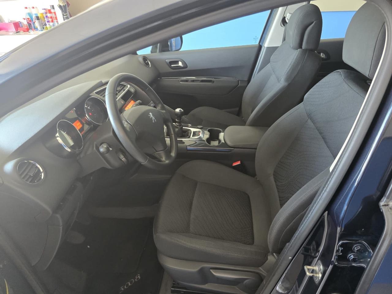 Peugeot 3008 1.6 HDi 115CV Business