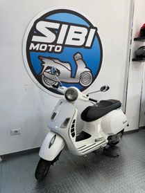 Piaggio Vespa GTS 300