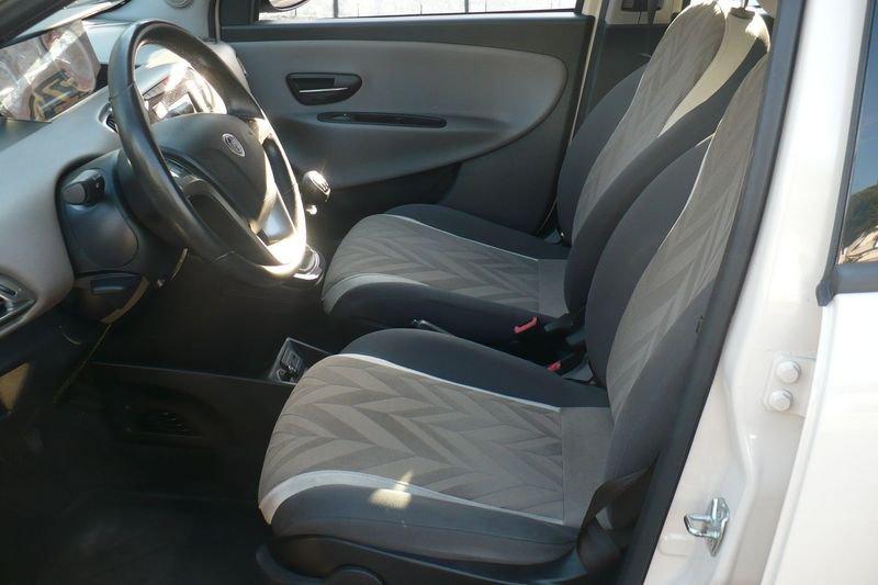 Lancia Ypsilon 1.2 69 CV 5 porte Silver