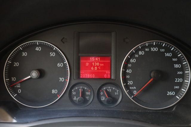 VOLKSWAGEN Golf V 1.6 Benzina 5 Porte Comfortline per NEOPATENTATI