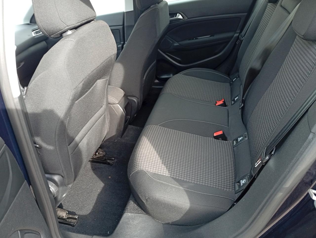 Peugeot 308 BlueHDi 100 S&S Business