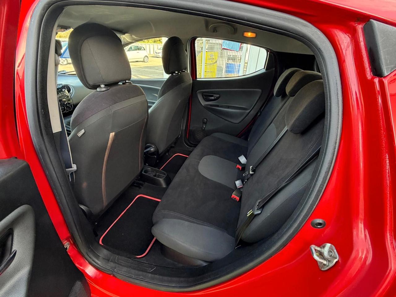 Lancia Ypsilon 0.9 TwinAir 85 CV 5 porte S&S Gold