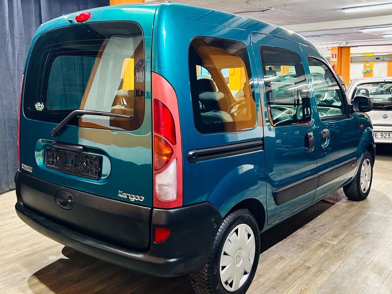 RENAULT KANGOO 1.2 16V IN PERFETTE CONDIZIONI .