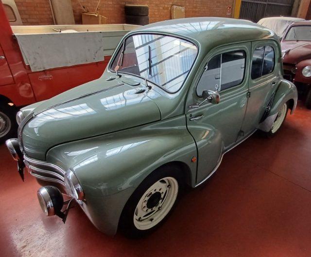 RENAULT R 4 4 CV
