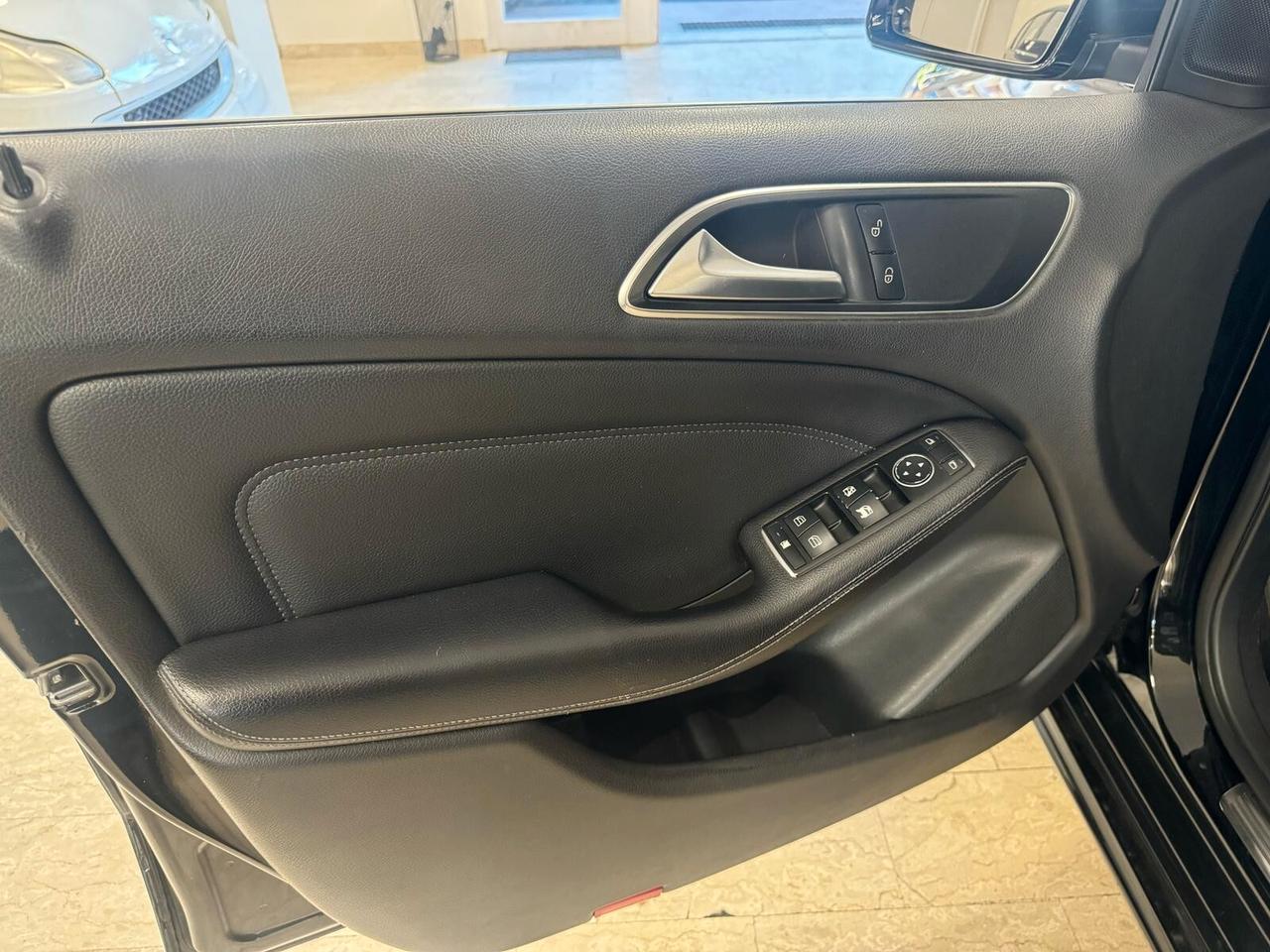 Mercedes-benz B 180 B 180 d Automatic Premium