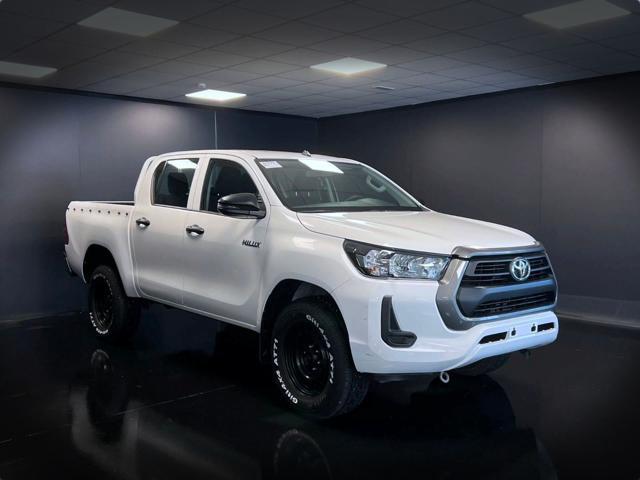 TOYOTA Hilux 2.4D 4WD 4 porte Double Cab Comfort