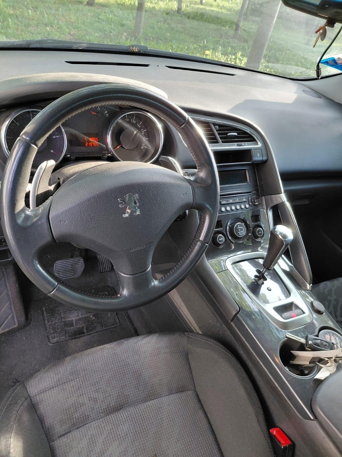 Peugeot 3008 1.6 HDi 110CV cambio robotizzato Premium