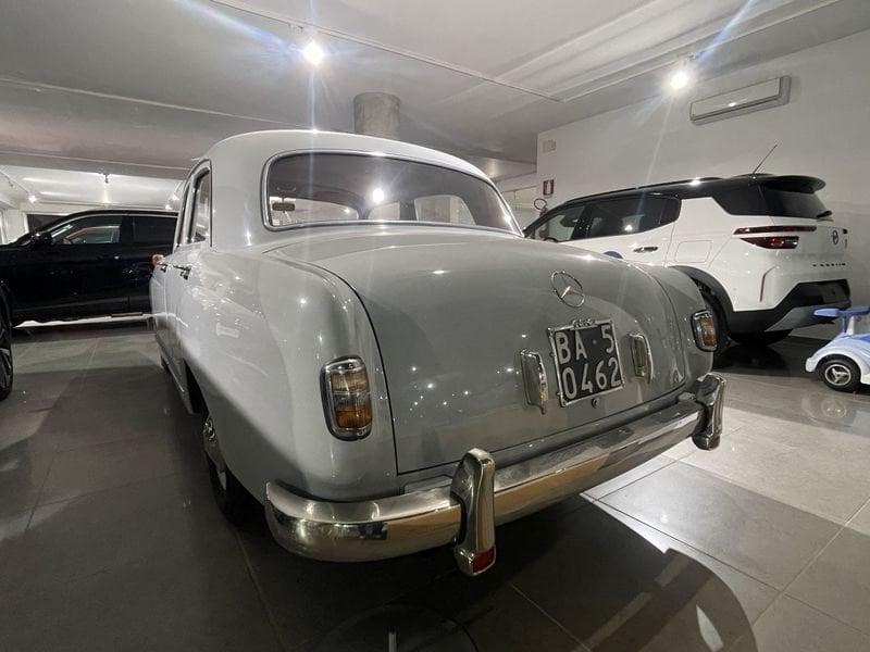 Mercedes-Benz W115 200 Mercedes-Daimler Benz 180