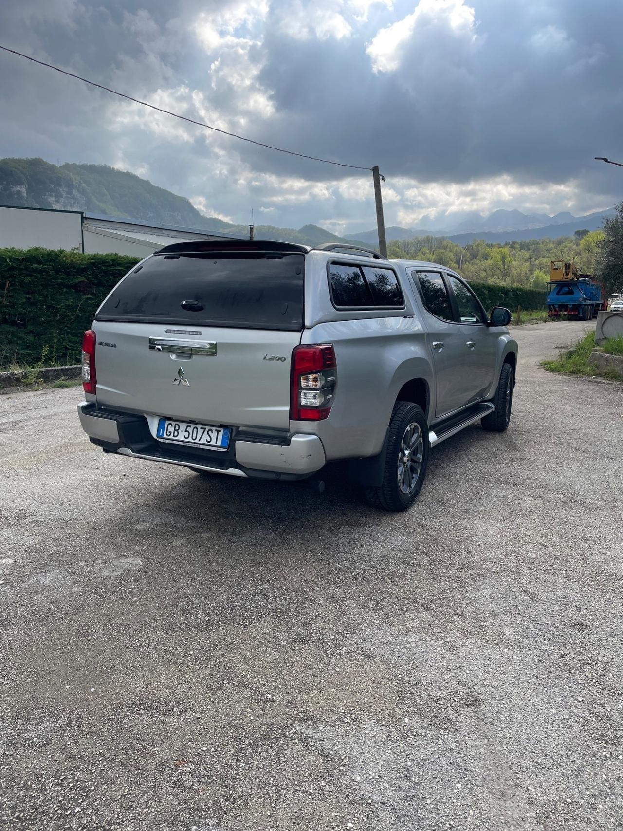 Mitsubishi L200 2.3 D Double Cab 4x4 Hurricane