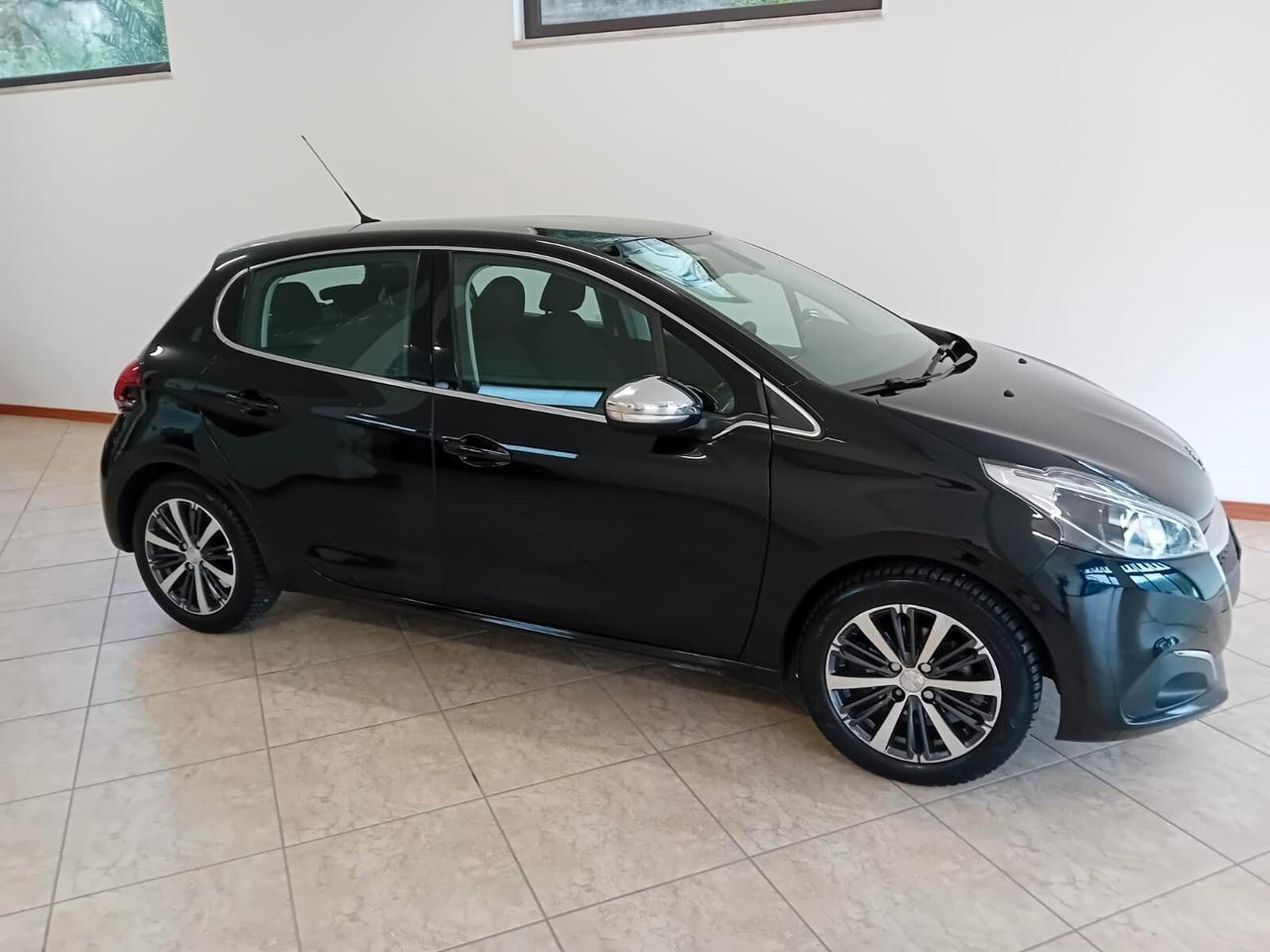 Peugeot 208 PureTech 82 5 porte Allure