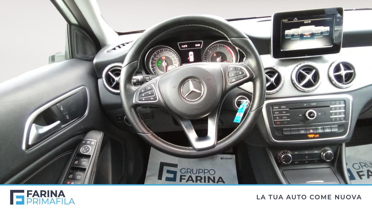 Mercedes-Benz GLA - X156 - GLA 200 d (cdi) Sport auto