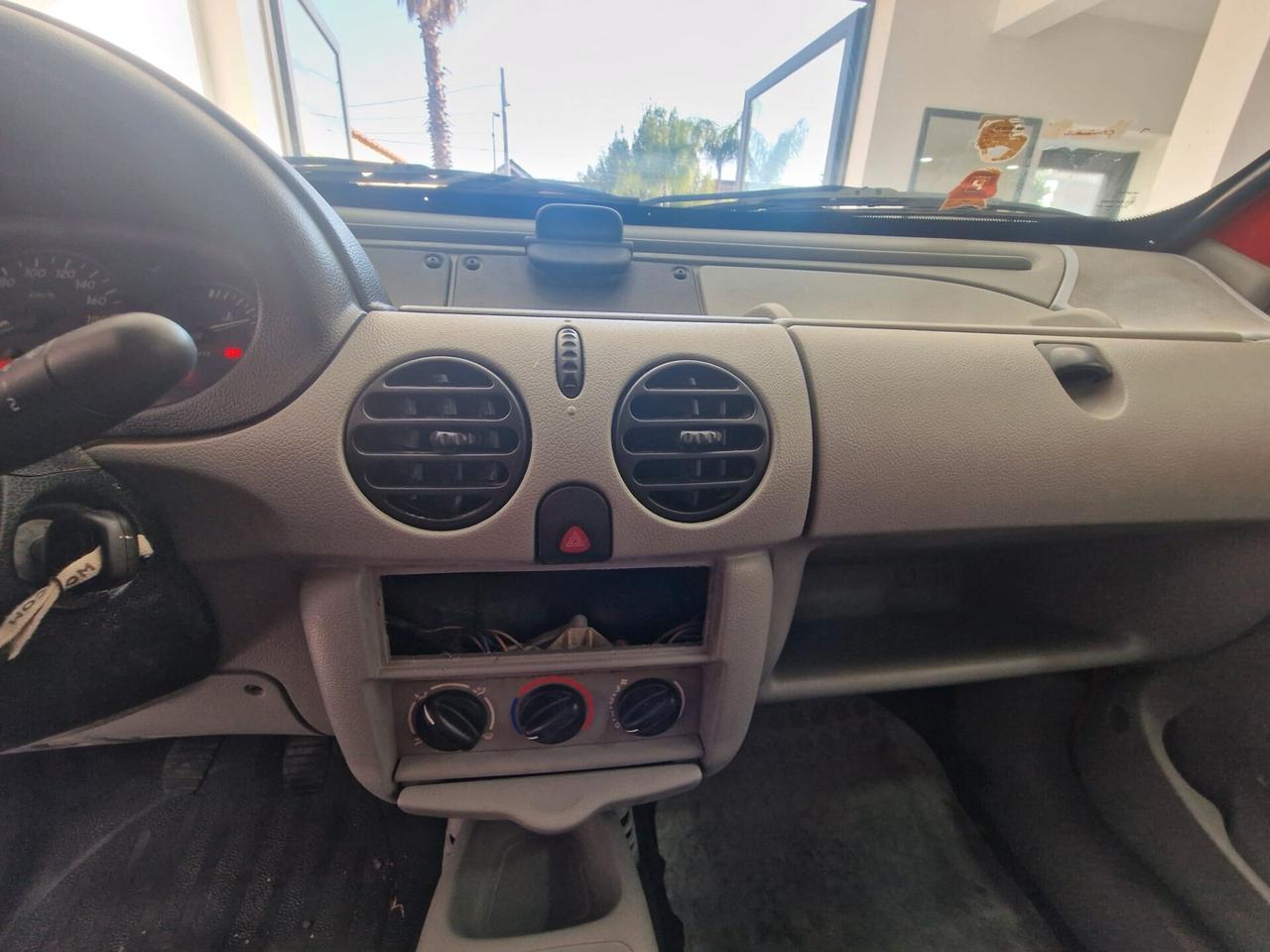RENAULT KANGOO 1.9 TdCi FURGONE CON PORTA LATERALE