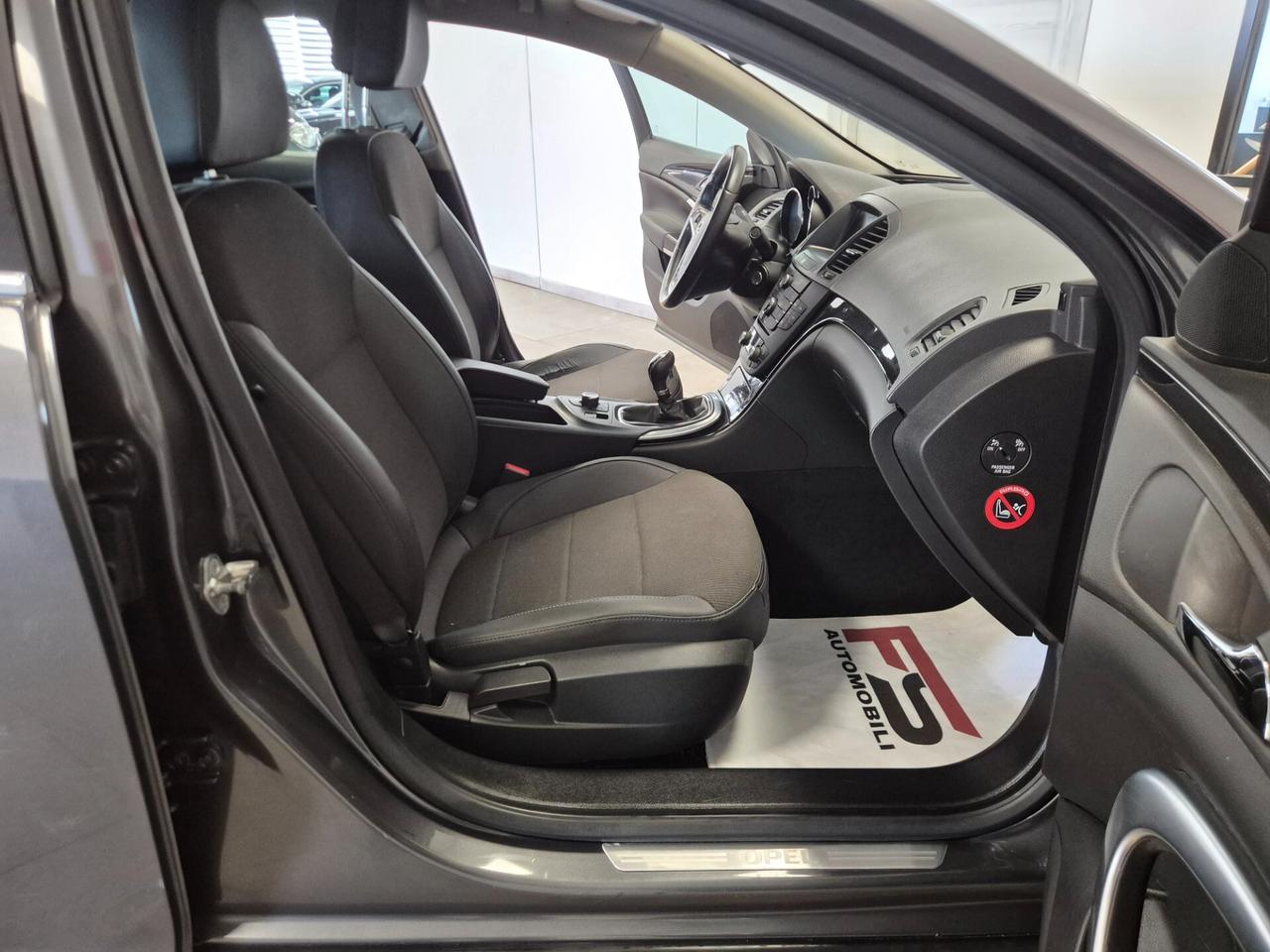 Opel Insignia 1.6 Turbo 180CV 4 porte Cosmo