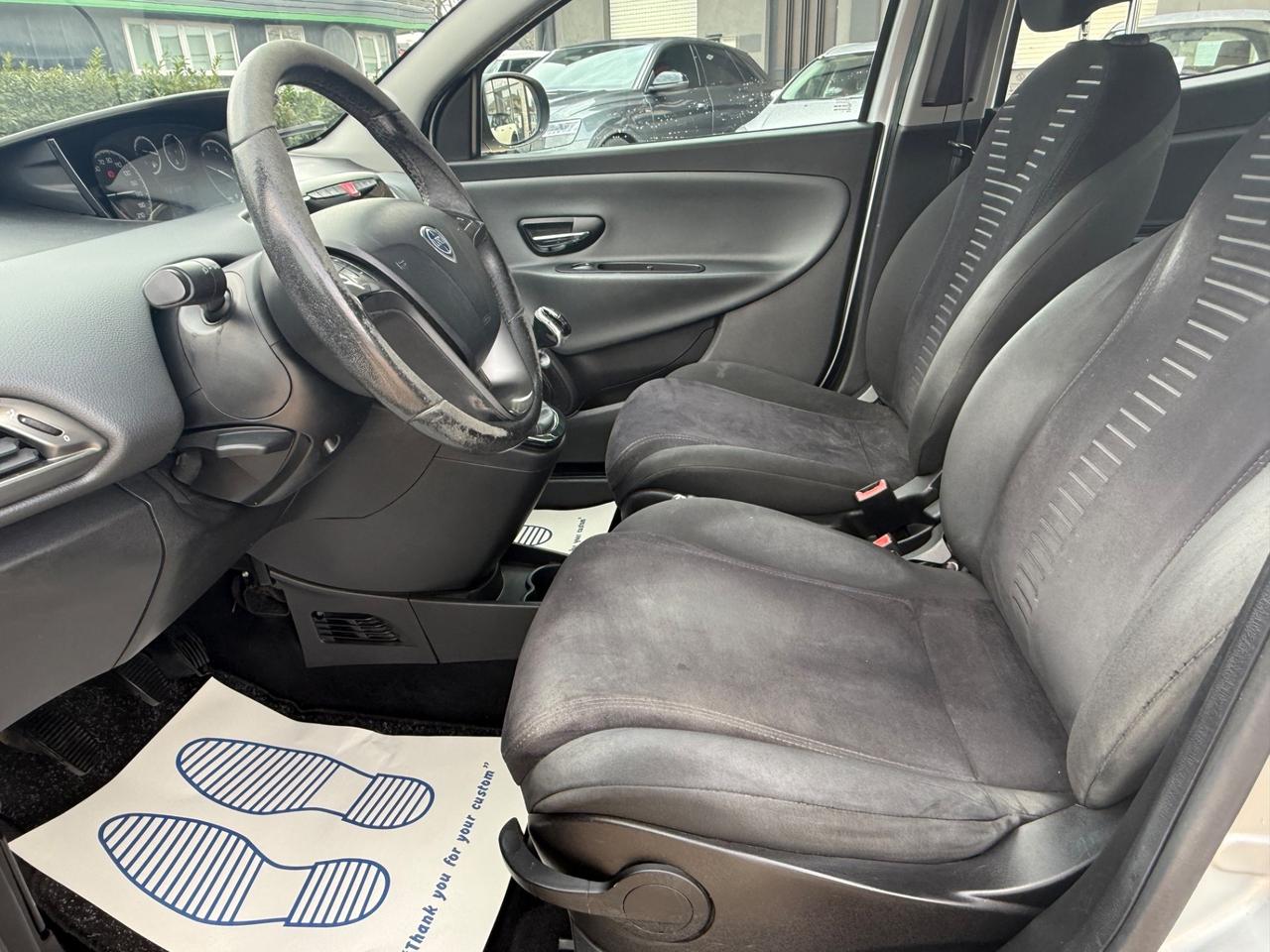 Lancia Ypsilon 1.2 69 CV 5 porte Silver