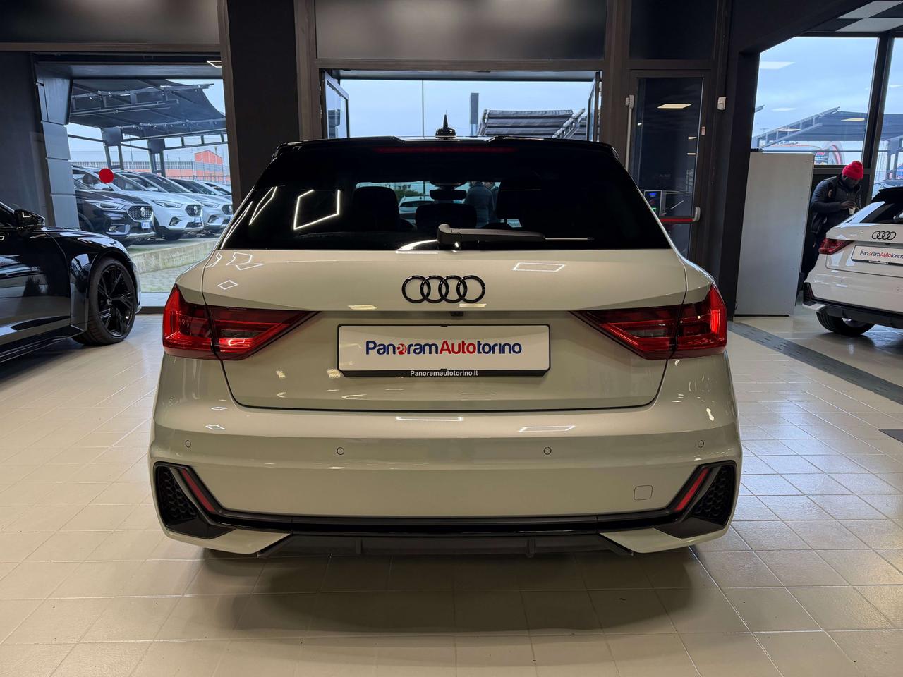 Audi A1 A1 Sportback 30 1.0 tfsi Identity Black 116cv s-tronic