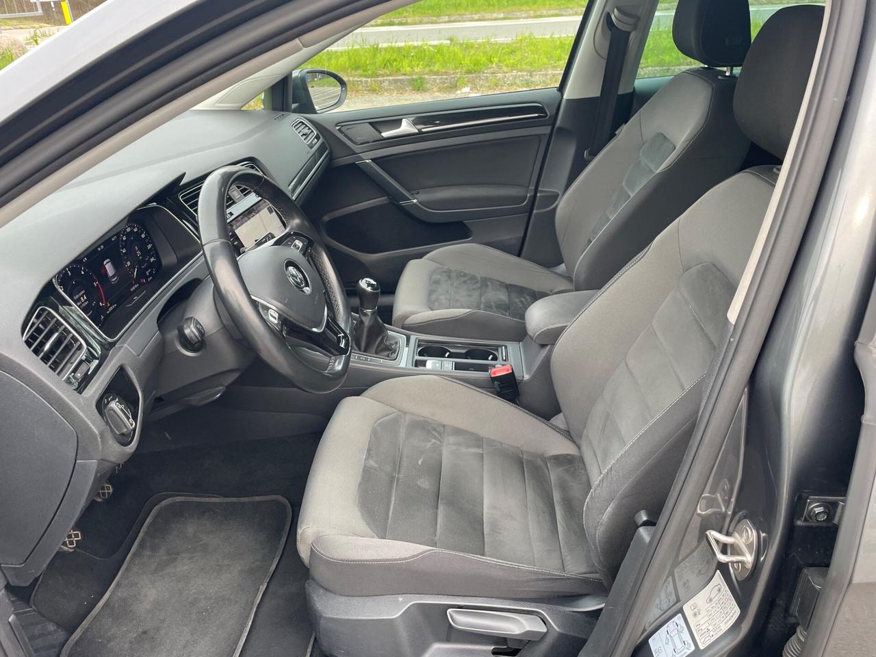 Volkswagen Golf 2.0 TDI 5p.*Virtual*Nepatentati*Navi*