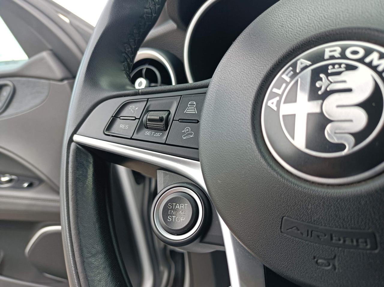 Alfa Romeo Stelvio 2.2 Turbodiesel 180 CV AT8 RWD Business