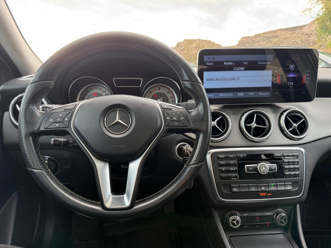 Mercedes-benz GLA 200 d Automatic Sport