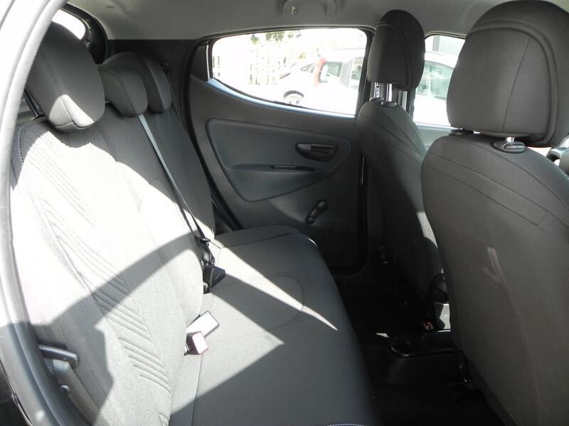 Lancia Ypsilon 1.0 FireFly 5 porte S&S Hybrid Gold