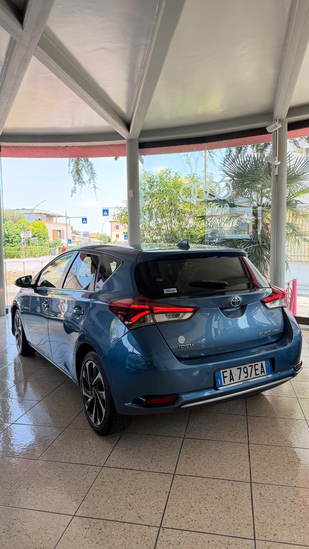 Toyota Auris Touring Sports 1.8 Hybrid Active