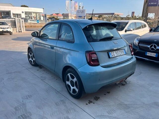 Fiat 500 500e Berlina 42 kWh Passion