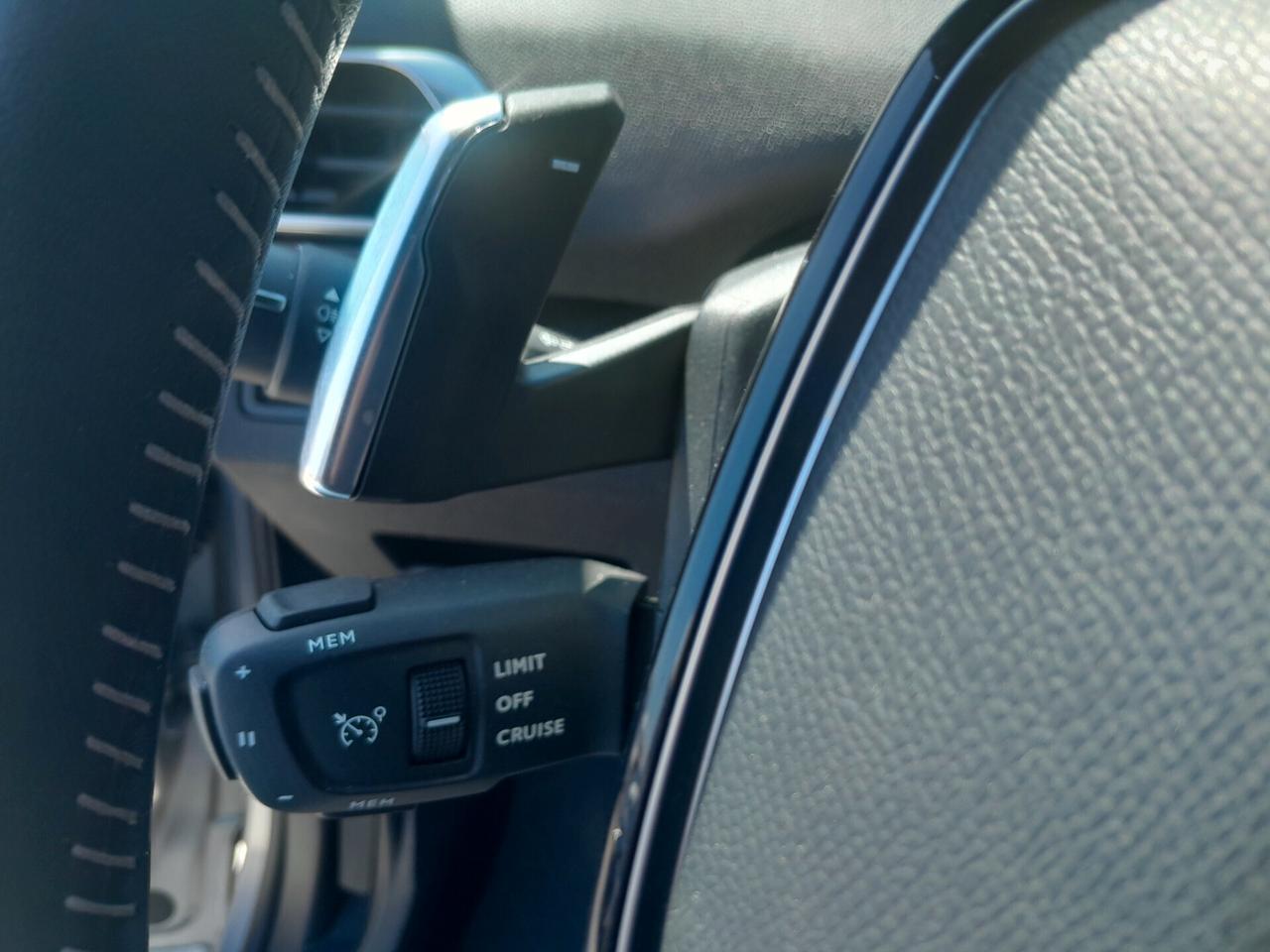 PEUGEOT 5008 HY 136 CV ALLURE PACK 7 POSTI