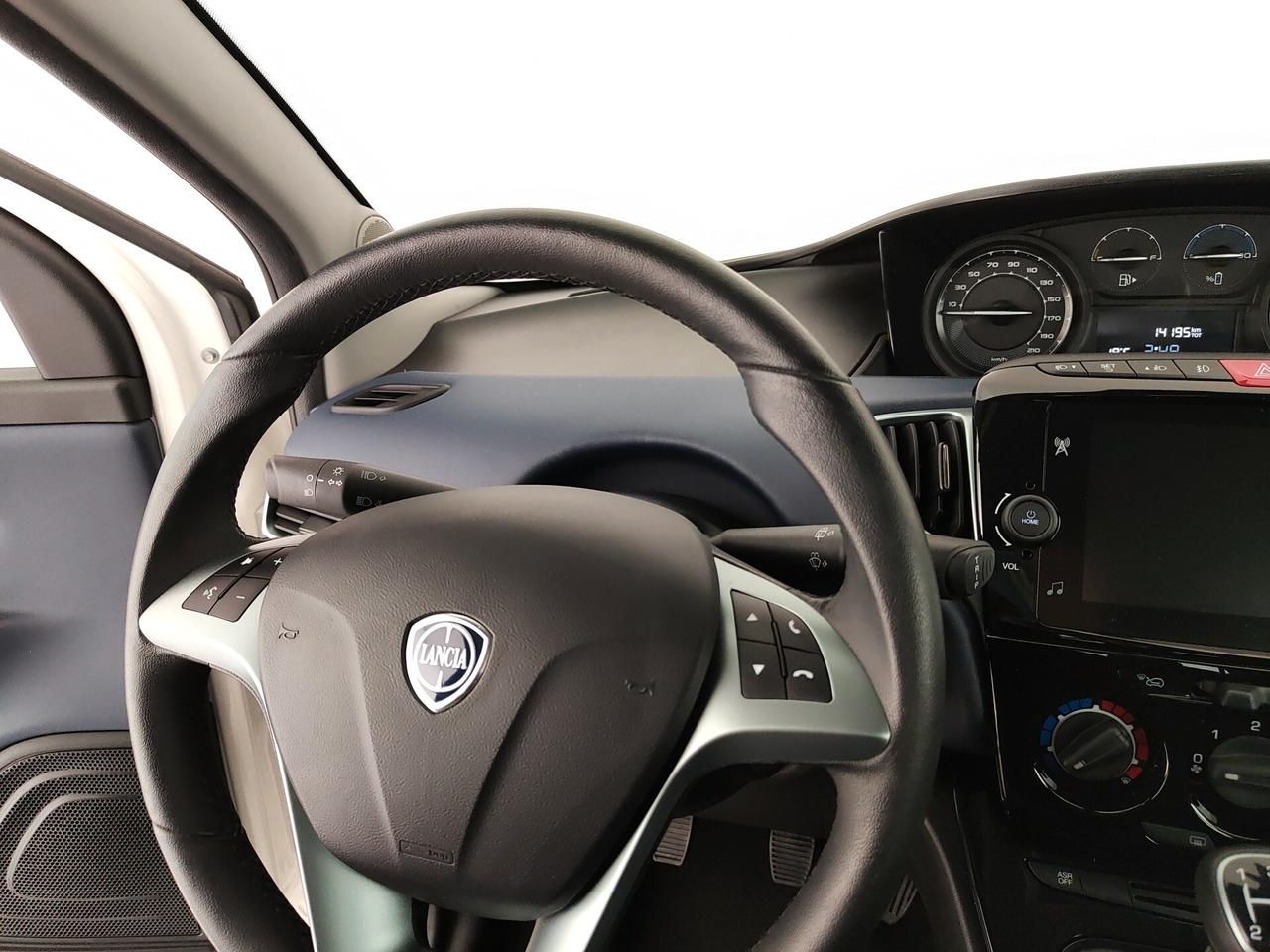 Lancia Ypsilon 1.0 FireFly 5 porte S&S Hybrid Platino