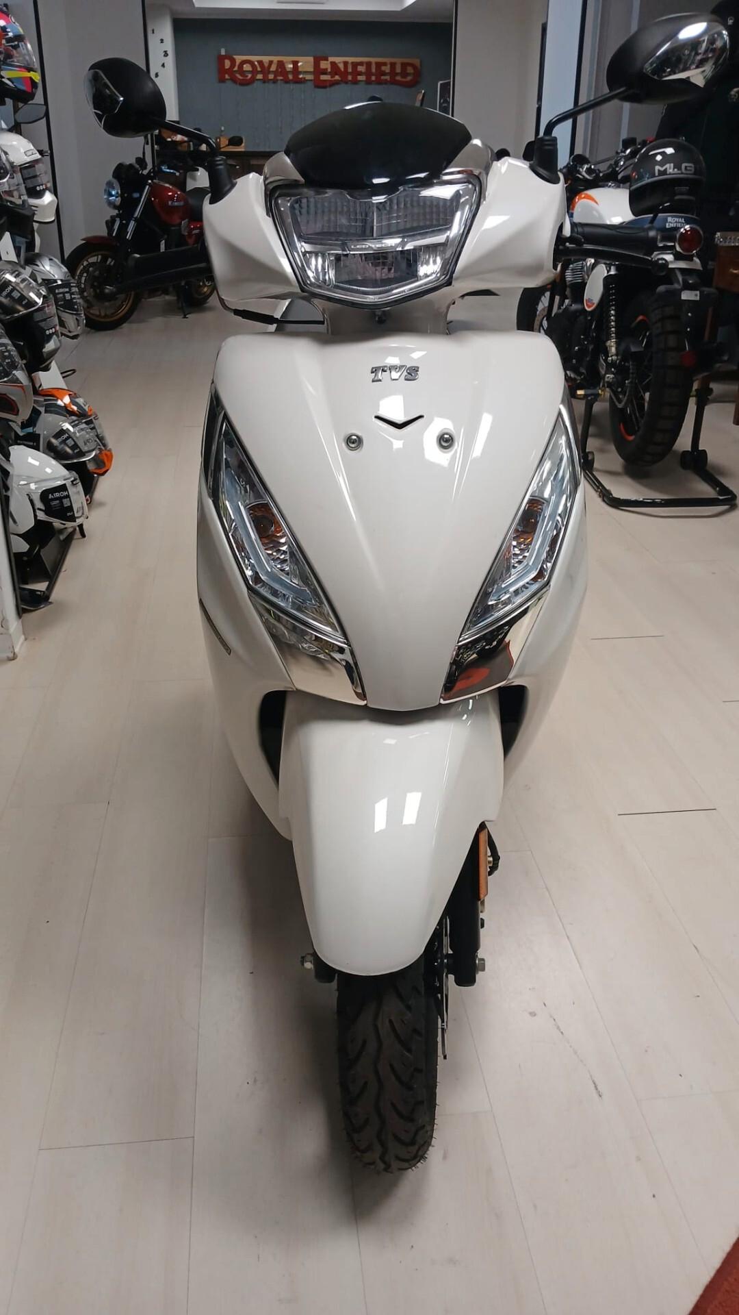 Tvs Jupiter 125 scooter
