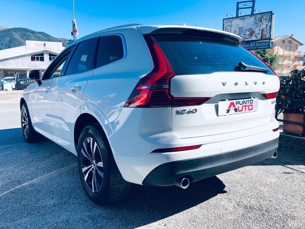 Volvo XC60 B4 (d) hybrid AWD Momentum Pro 60MILAKM