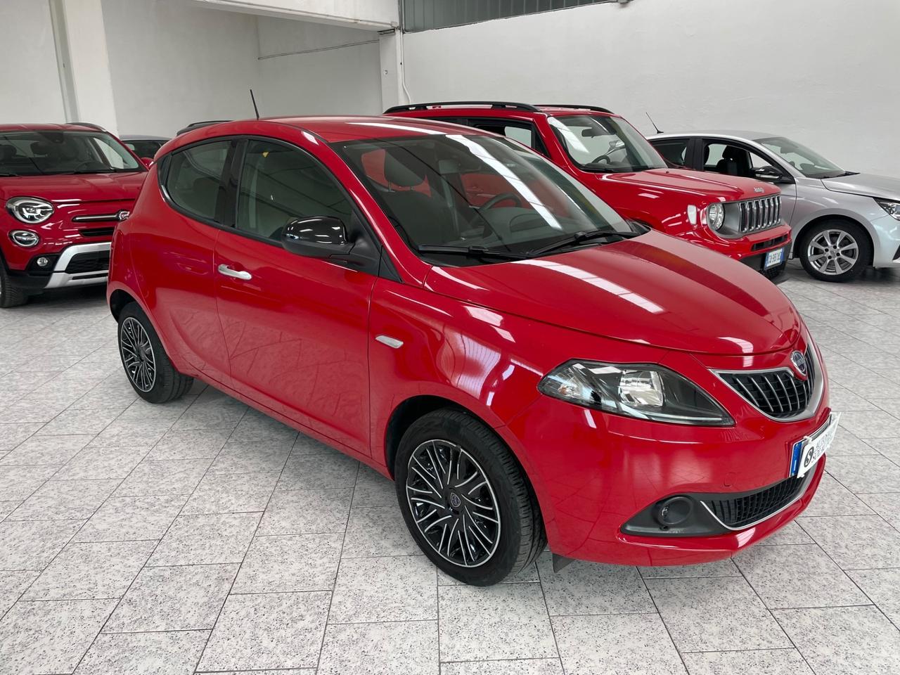 Lancia Ypsilon 1.0 FireFly 5 porte S&S Hybrid Gold