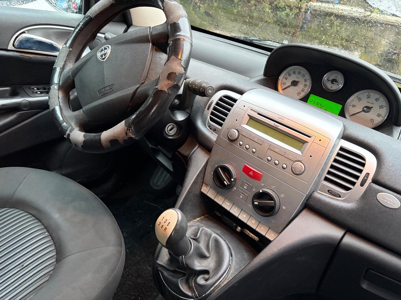 Lancia Ypsilon 1.3 MJT 75 CV km 120.000 - 2009