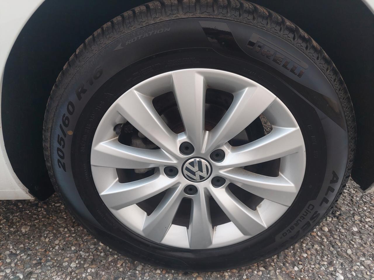 Volkswagen Maggiolino 1.6 TDI Design *NEOPATENTATI*