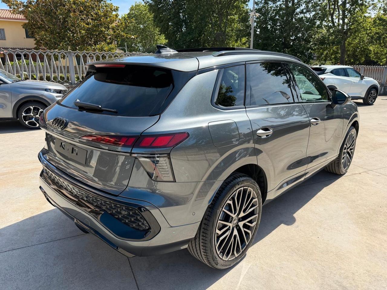 Audi Q3 S-LINE S-TRONIC 20" 150 CV
