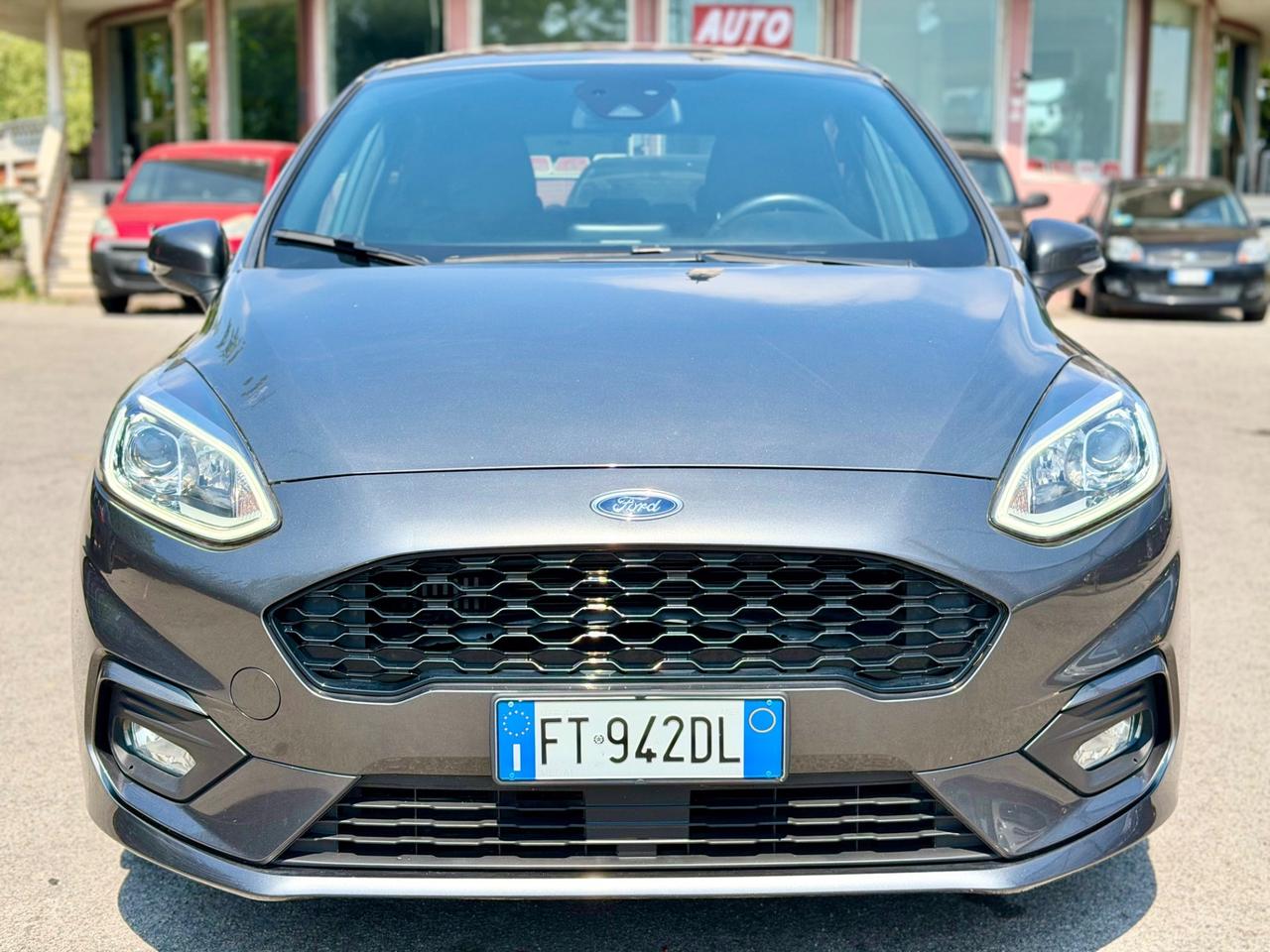 Ford Fiesta 2018 1.5 TDCi 5 porte ST-Line km40,000 ok neopatentati ! ! !