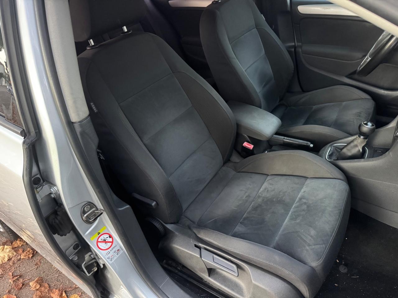 VW Golf 1.6 TDI 5p. Highline neopaten garanzia 12 mesi