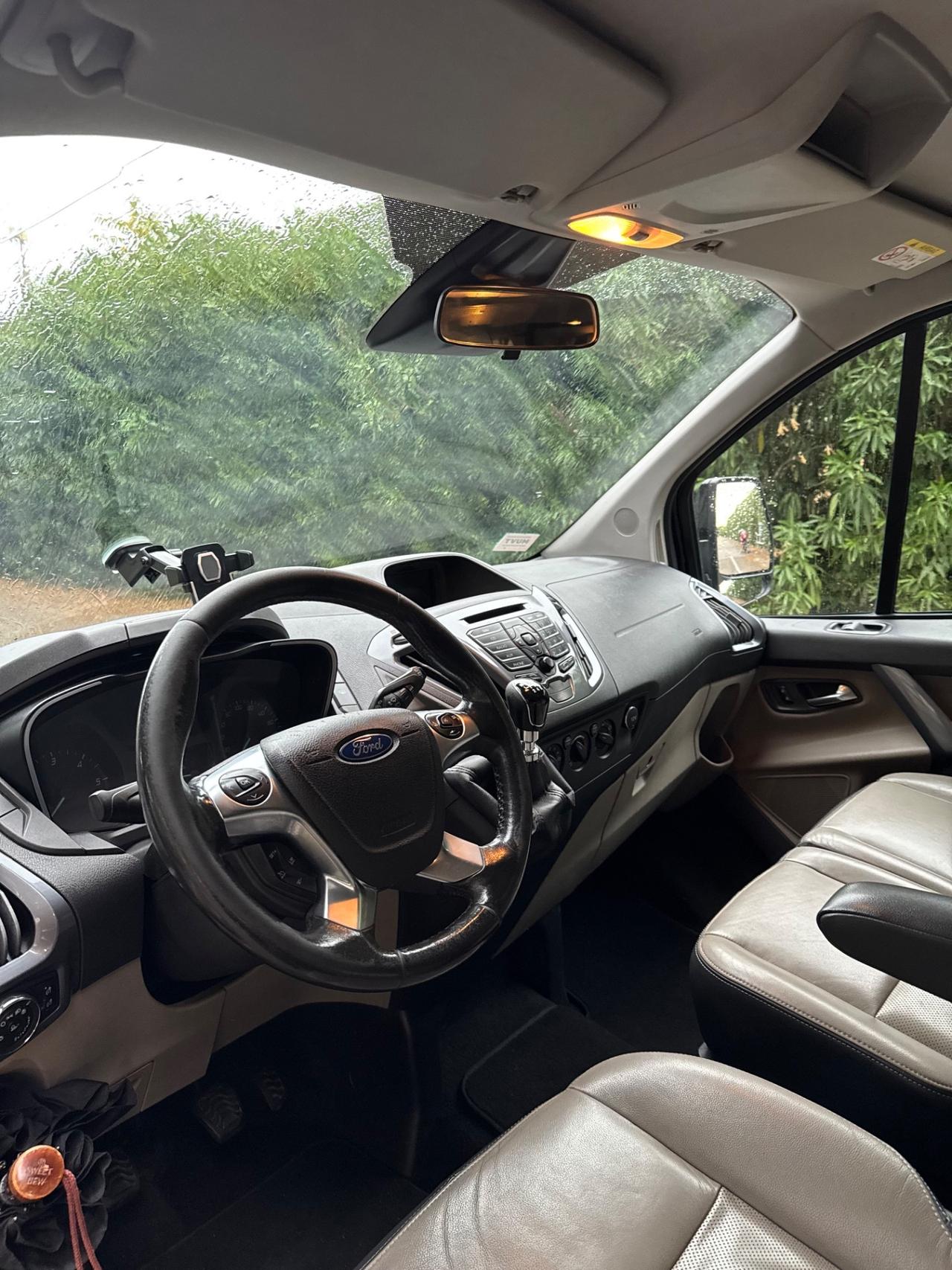 Ford Tourneo Custom 310 2.0 TDCi 130CV PL Titanium