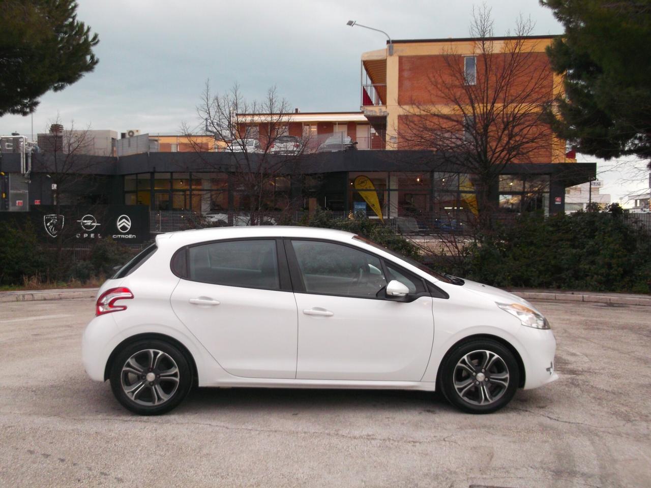 Peugeot 208 1.4 HDi Neopatentati 2014